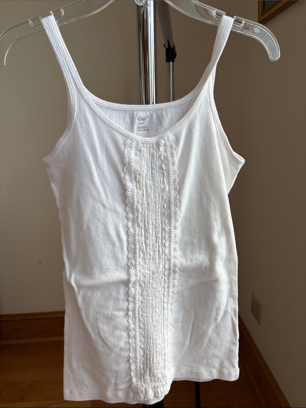 GAP White Lace-Trim Scoop Tank